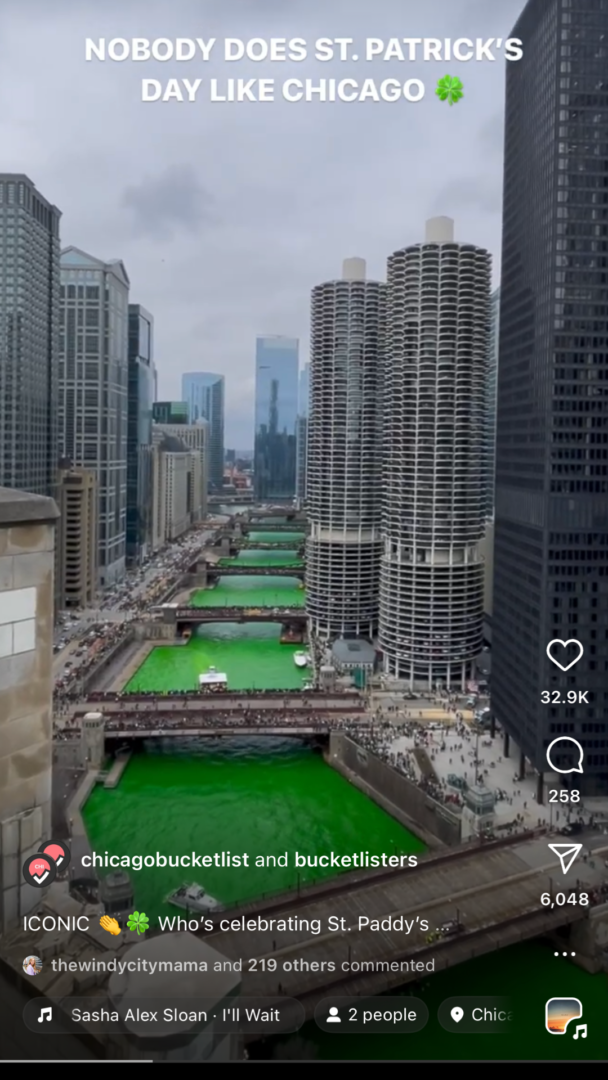 Chicago River Dyeing from LondonHouse Chicago @chicagobucketlist